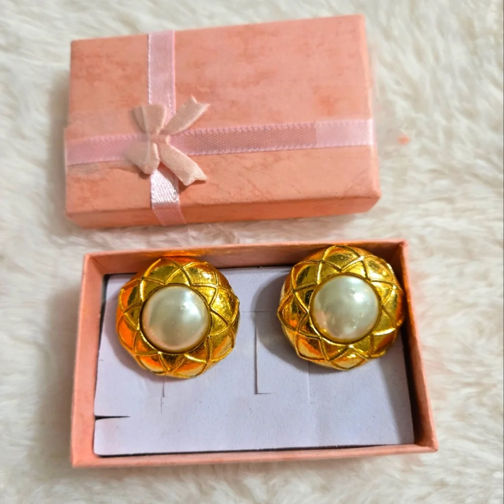 Chanel Earrings Imitation pearl Gold
